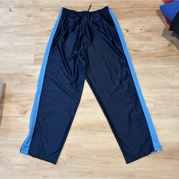 Men’s Nike Track Pants - Picture 2 of 3